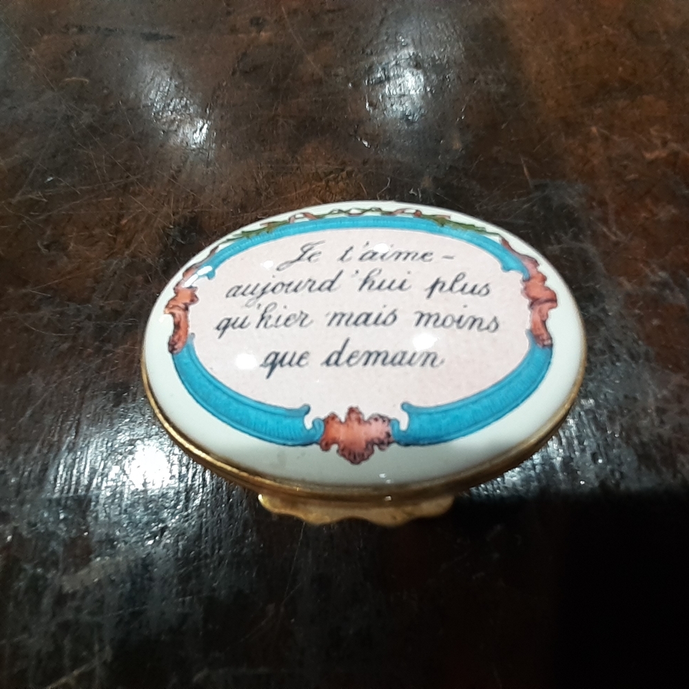 Halcyon Days Enamels England Gerard Expression of love Trinket Box